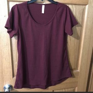 {LulaRoe} burgundy ribbed classic T